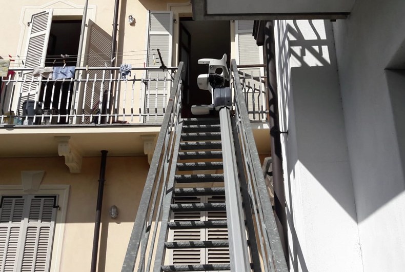 installiamo montascale a borgo san dalmazzo