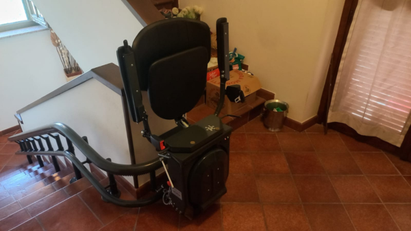 Montascale sottilissimo ripiegato