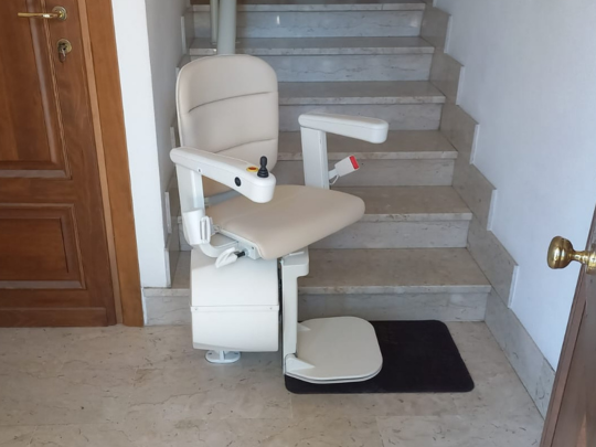 Come comparare le agevolazioni previste nel 2026 per l'installazione di un montascale