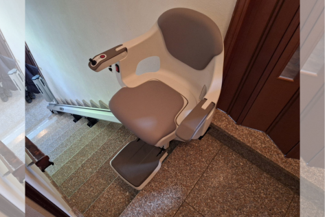 Visione montascale pronto per la discesa