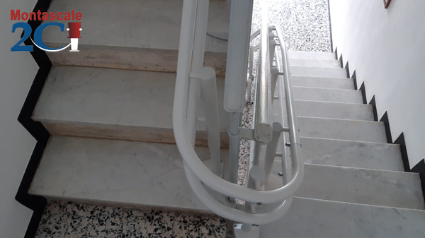 Porzione di guida doppio tubo per montascale, installazione anche a Isola Sant'Antonio